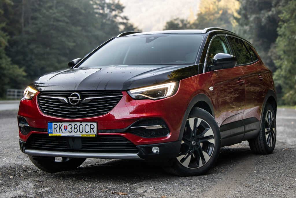 Opel Grandland X 1.6 TURBO PHEV Ultimate 4x4 147kW AT/8 2021 / AJ NA SPLÁTKY / PROTIÚČET