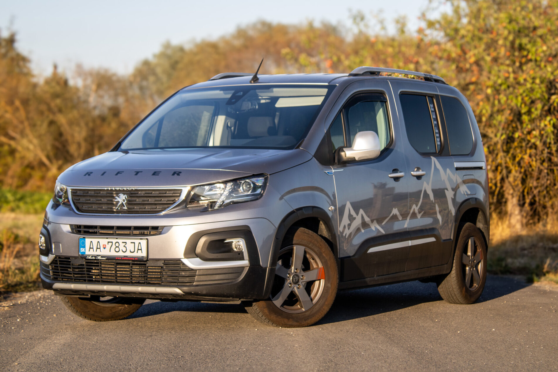 Peugeot Rifter 1.5 BlueHDi 100 Allure 75kW MT/5 / AJ NA SPLÁTKY / PROTIÚČET