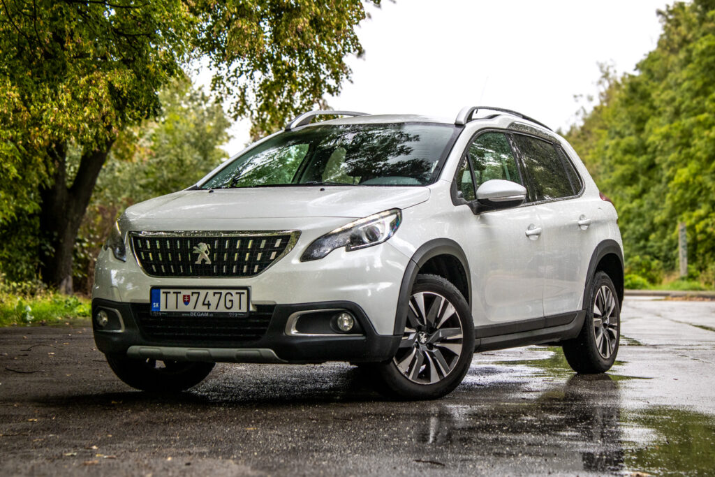 Peugeot 2008 1.2 PureTech Allure 81kW MT/5 2017 / AJ NA SPLÁTKY / PROTIÚČET