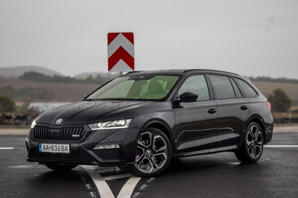 Škoda Octavia Combi 2.0 TDI RS 147kW 4x4 AT/7 2023 / AJ NA SPLÁTKY / PROTIÚČET