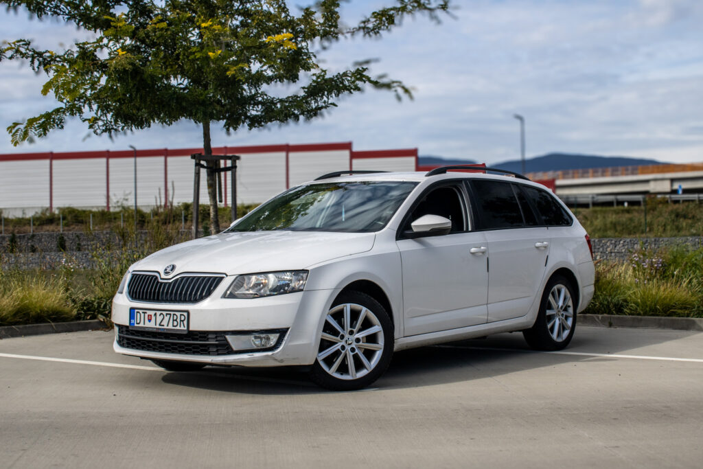 Škoda Octavia Combi 2.0 TDI Ambition 2016 MT/6 / AJ NA SPLÁTKY / PROTIÚČET