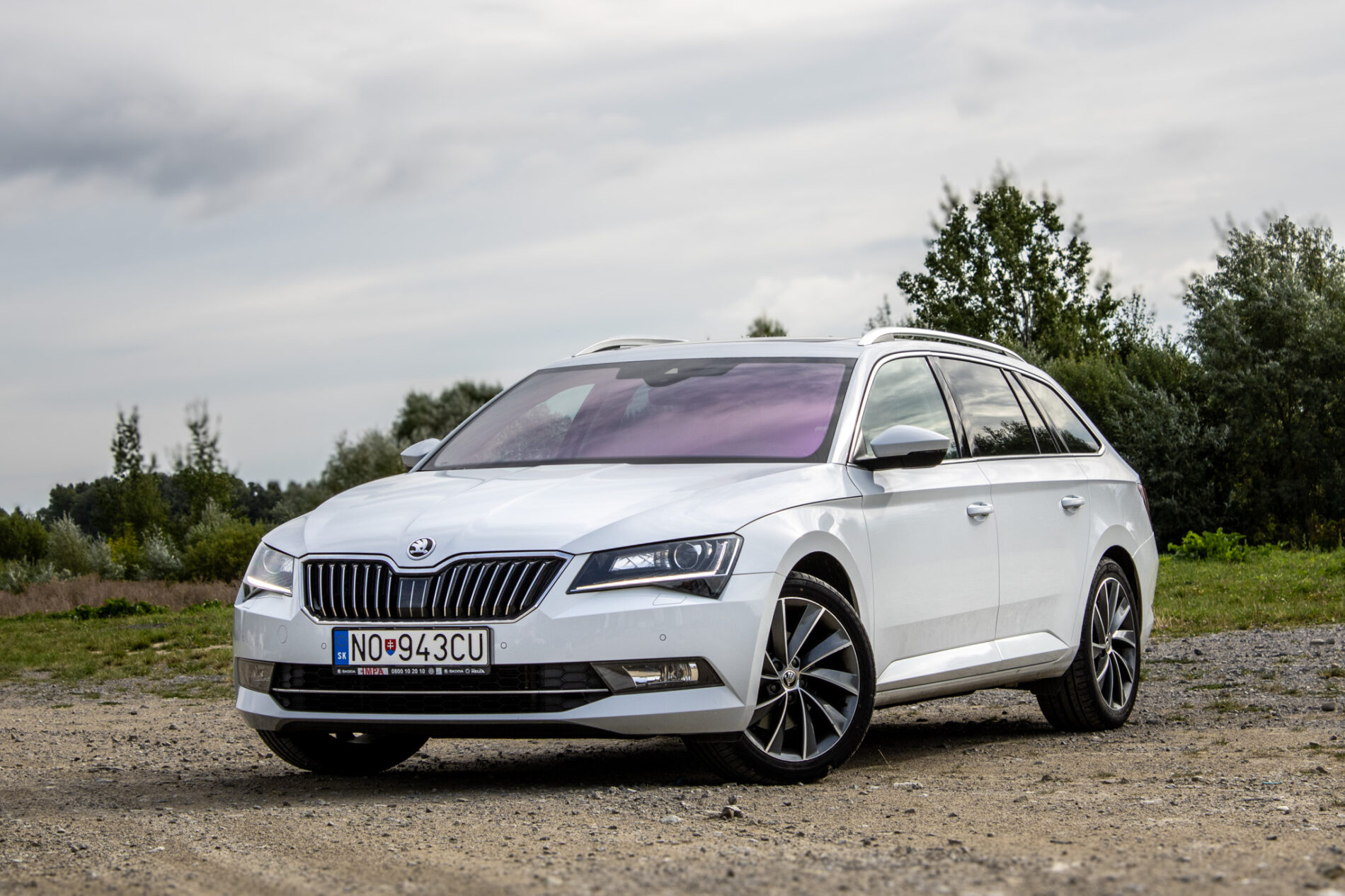 Škoda Superb Combi 3 2.0 TDI Premium Edition 4×4 140kW AT/7 / AJ NA SPLÁTKY / PROTIÚČET