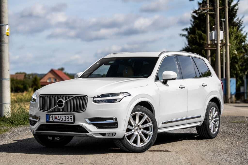 Volvo XC90 D5 Inscription - 7 Miest