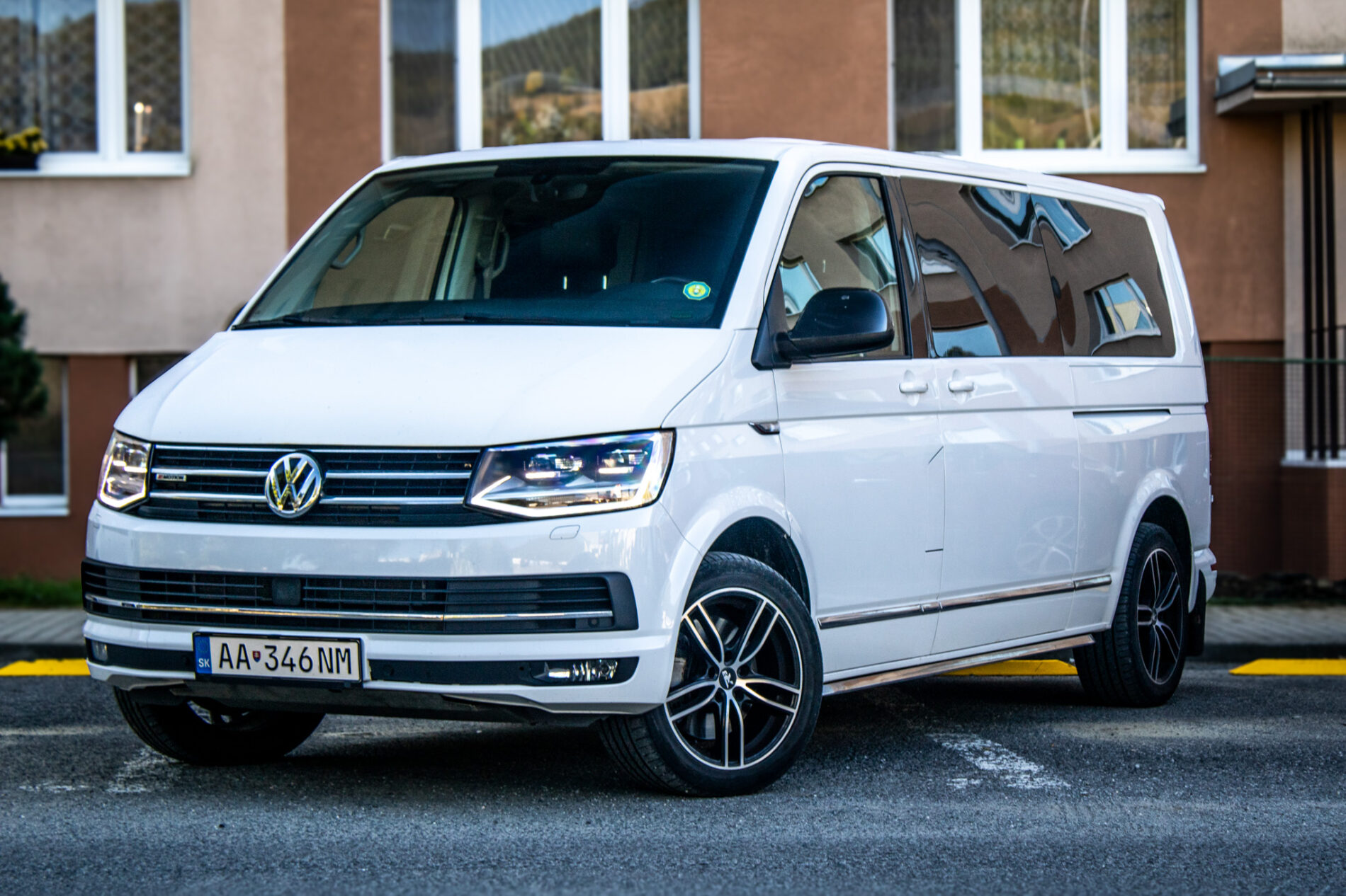 Volkswagen Multivan 2.0 BiTDI Comfortline 4MOTION 2017 150kW AT/7 / AJ NA SPLÁTKY / PROTIÚČET