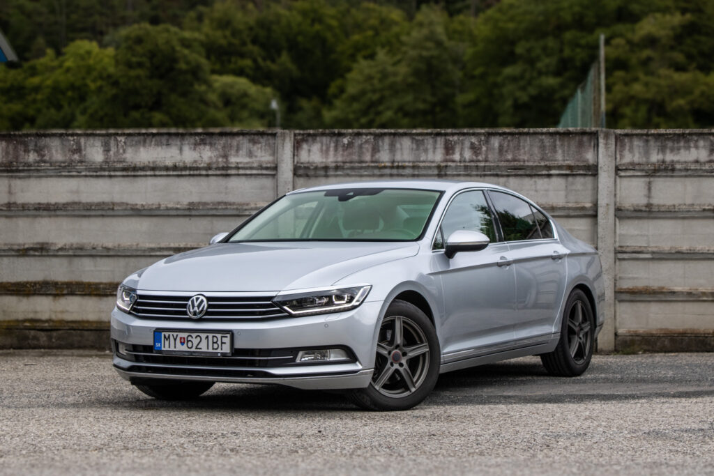 Volkswagen Passat 2.0 TDI BMT Highline 110kW AT/6 2016 / AJ NA SPLÁTKY / PROTIÚČET