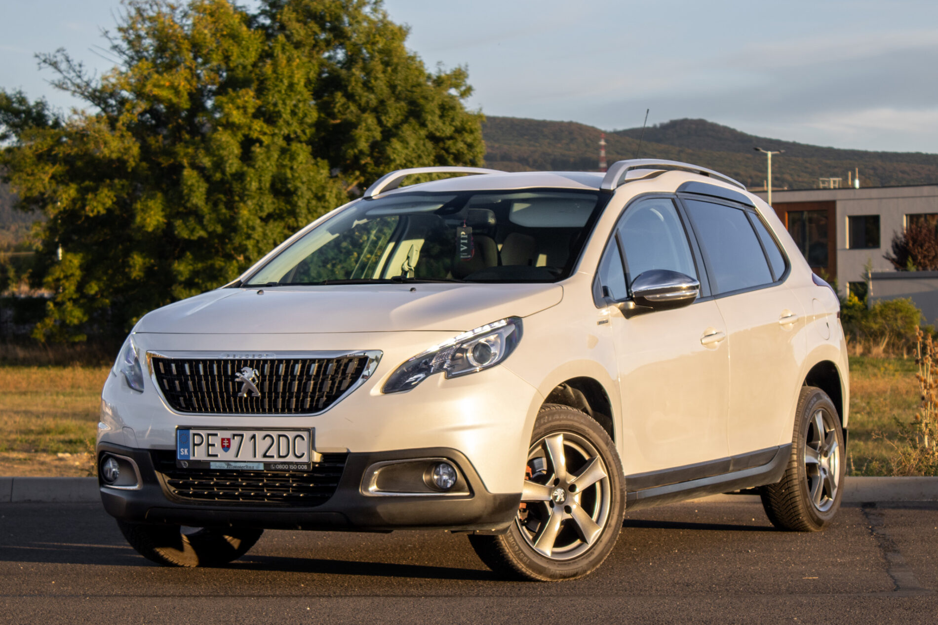 Peugeot 2008 1.2 PureTech Active / 60kW / M5 / ZÁRUKA / AJ NA SPLÁTKY / PROTIÚČET