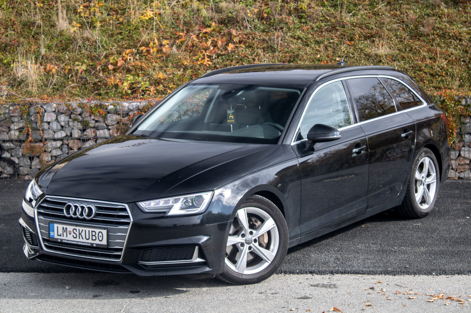 Audi A4 Avant 40 2.0 TDI S tronic / 140kW / A7 / ZÁRUKA / AJ NA SPLÁTKY / PROTIÚČET