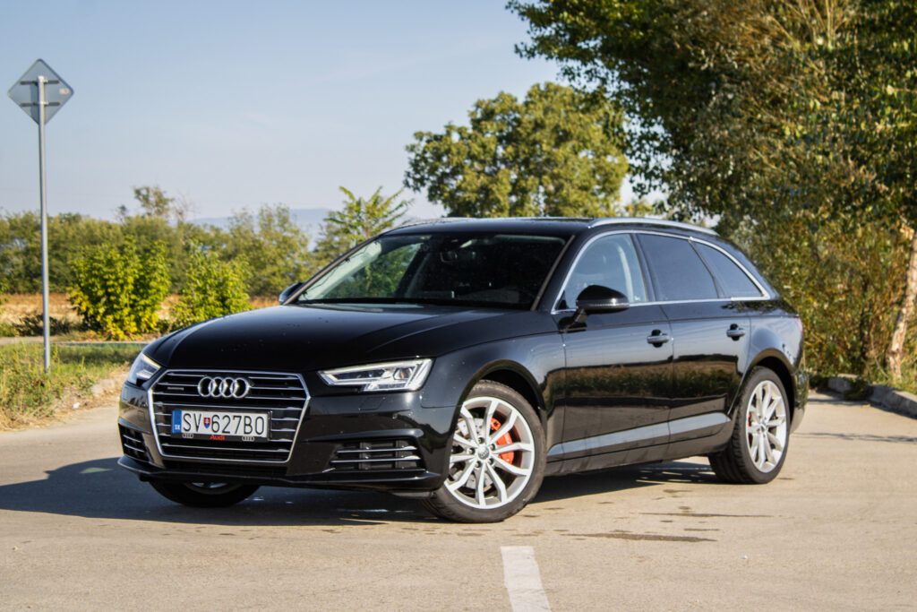 Audi A4 Avant 3.0 TDI Design quattro S tronic, 160 kW, A7 / AJ NA SPLÁTKY / PROTIÚČET /