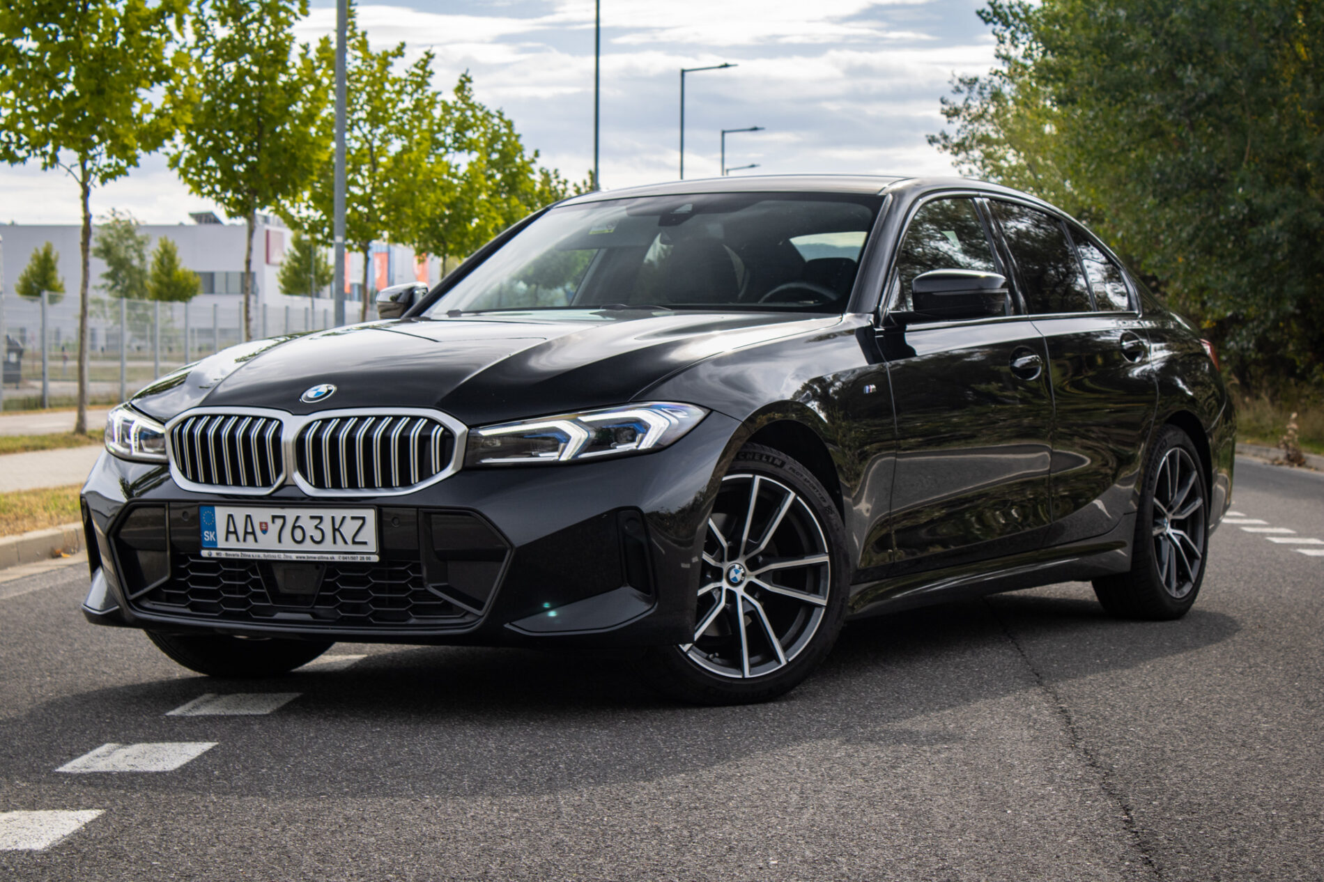 BMW Rad 3 320i xDrive M packet A/T, 135kW, A8, 4d. / AJ NA SPLÁTKY / PROTIÚČET /