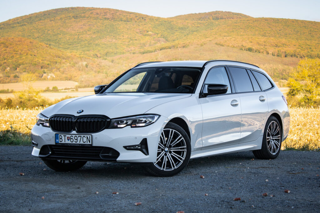BMW Rad 3 Touring 318i  G21 A/T, 115kW, A8 / AJ NA SPLÁTKY / PROTIÚČET /