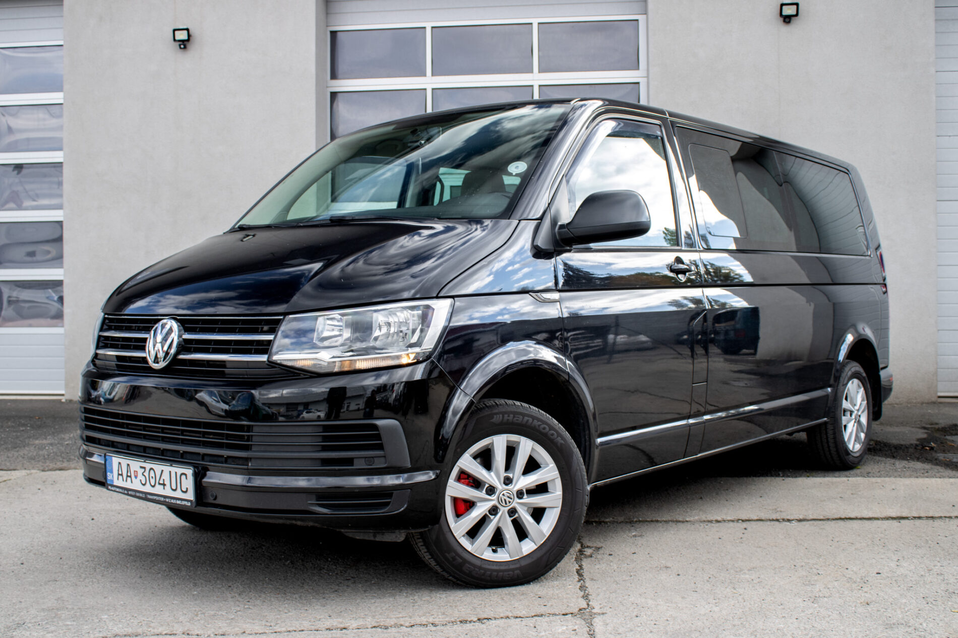 Volkswagen T6 Caravelle 2.0 TDI Comfortline LR DSG / 110kW / A7 / ZÁRUKA / AJ NA SPLÁTKY / PROTIÚČET
