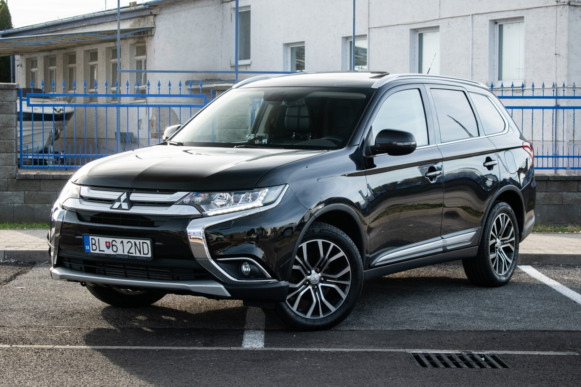 Mitsubishi Outlander 2.3 DI-D 4×4 A/T, 110kW (2016) / AJ NA SPLÁTKY / PROTIÚČET /