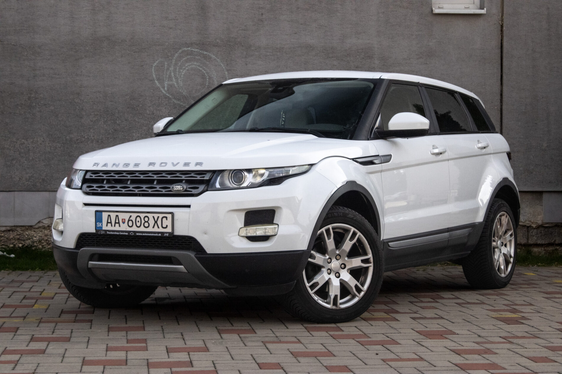 Land Rover Range Rover Evoque 2.2 TD4 / 110kW / A9 / ZÁRUKA / AJ NA SPLÁTKY / PROTIÚČET