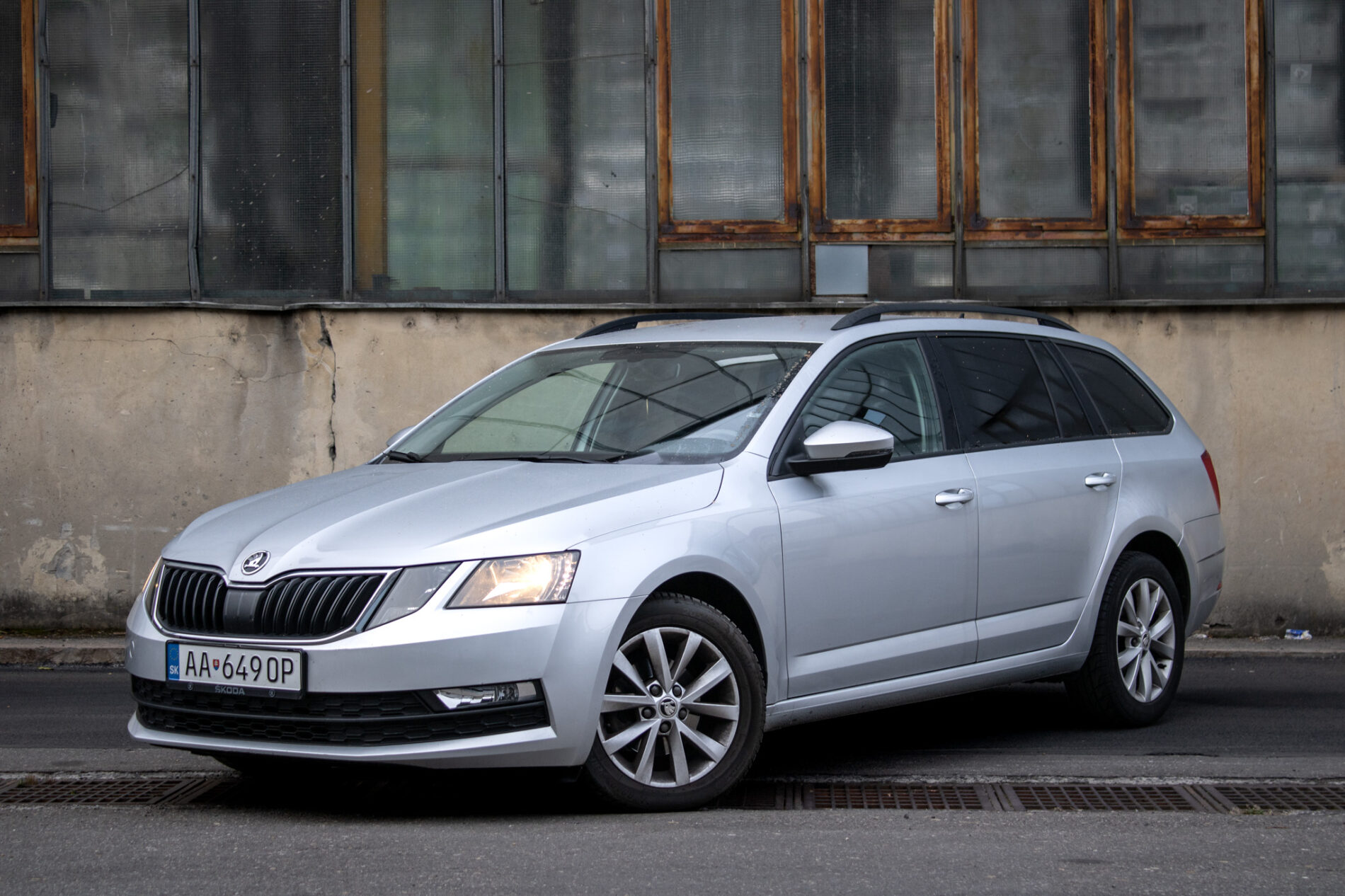 Škoda Octavia Combi 1.6 TDI Ambition / 85kW / M5 / ZÁRUKA / AJ NA SPLÁTKY / PROTIÚČET