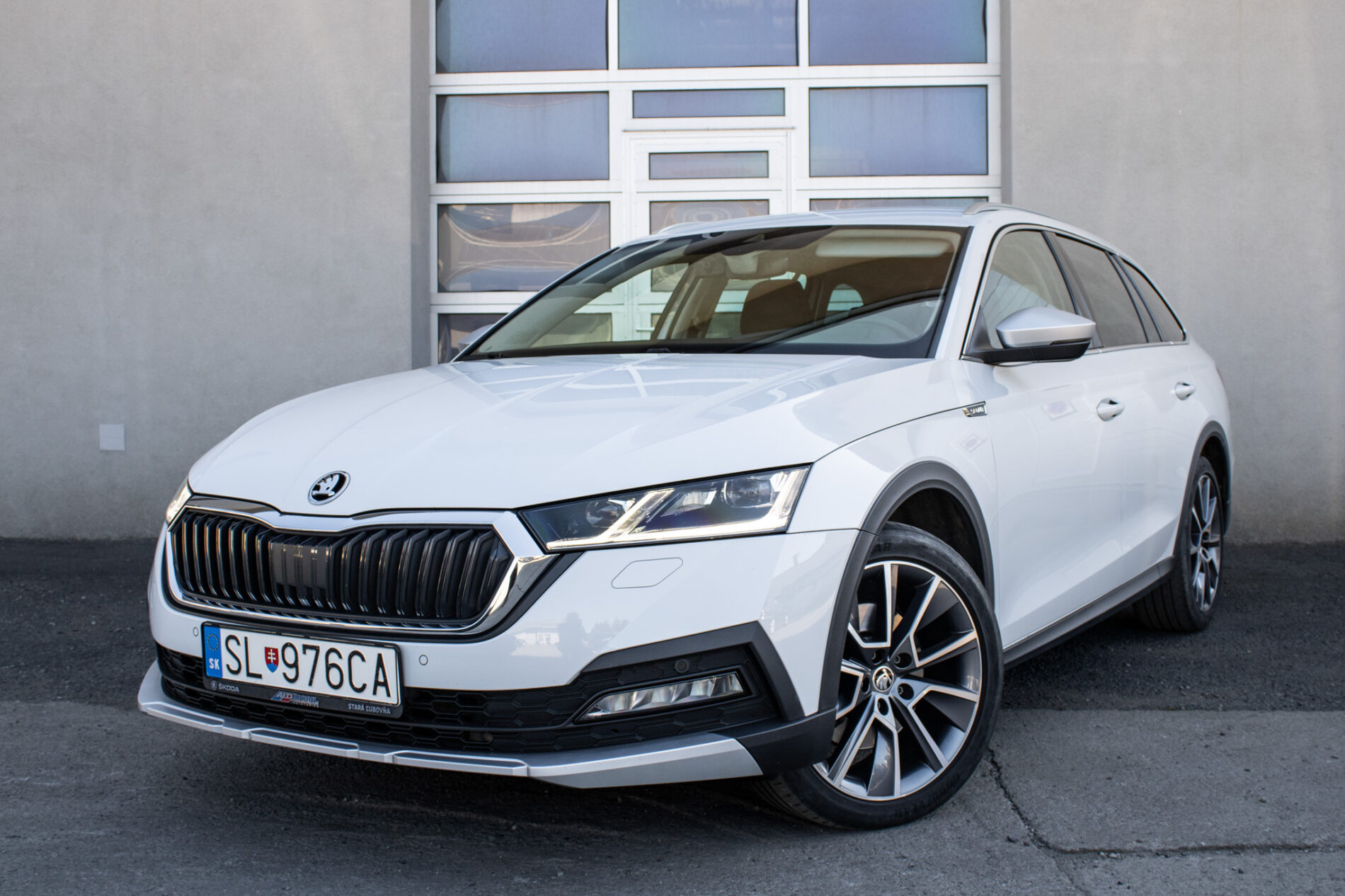 Škoda Octavia Combi 2.0 TDI Scout 4x4 DSG / 147kW / A7 / ZÁRUKA / AJ NA SPLÁTKY / PROTIÚČET