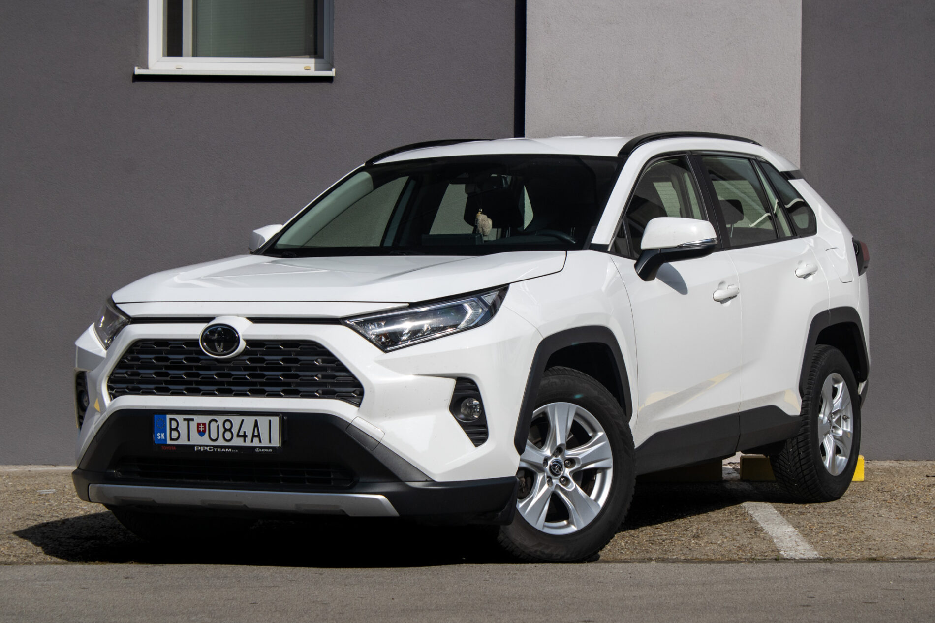 Toyota RAV4 2.0 l Valvematic Comfort FWD / 129kW / M6 / ZÁRUKA / AJ NA SPLÁTKY / PROTIÚČET