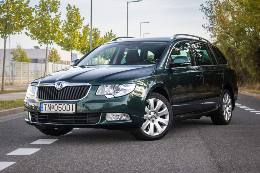 Škoda Superb Combi 1.8 TSI DSG, 118kW, A7, 5d. / AJ NA SPLÁTKY / PROTIÚČET /