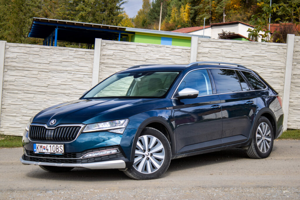 Škoda Superb Combi 2.0 TDI Scout 4×4 DSG / 140kW / A7 / ZÁRUKA / AJ NA SPLÁTKY / PROTIÚČET