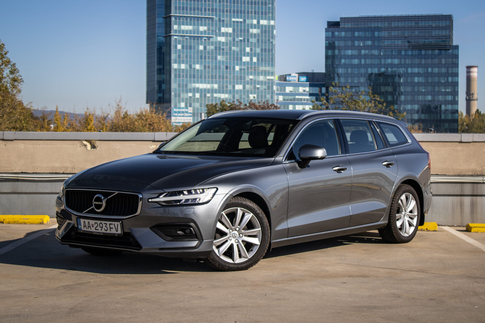 Volvo V60 B4 Momentum Pro A/T, 145 kW, A8, 5d. / AJ NA SPLÁTKY / PROTIÚČET /