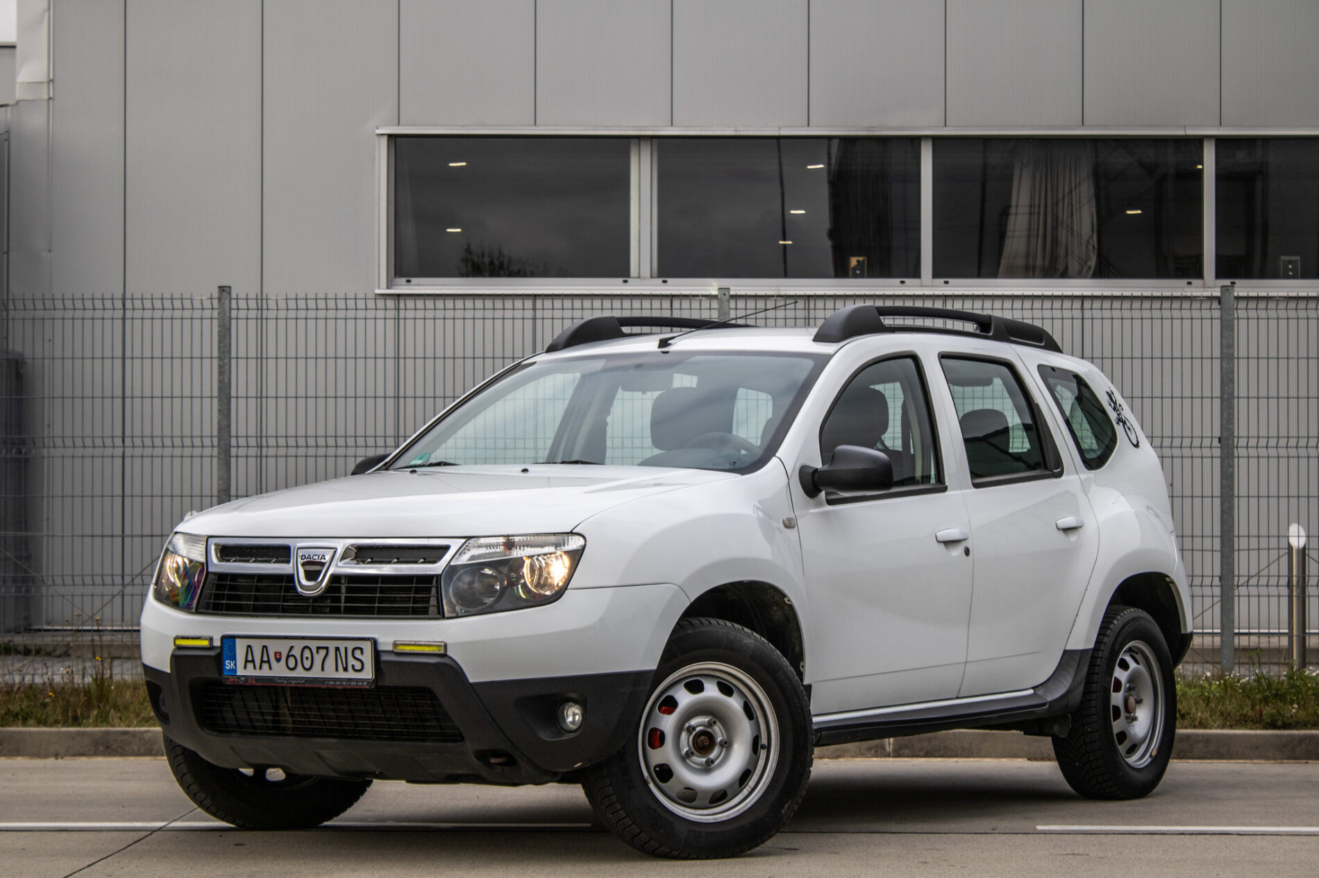 Dacia Duster 1.6 16V 77kW Arctica 4×2 / AJ NA SPLÁTKY / PROTIÚČET