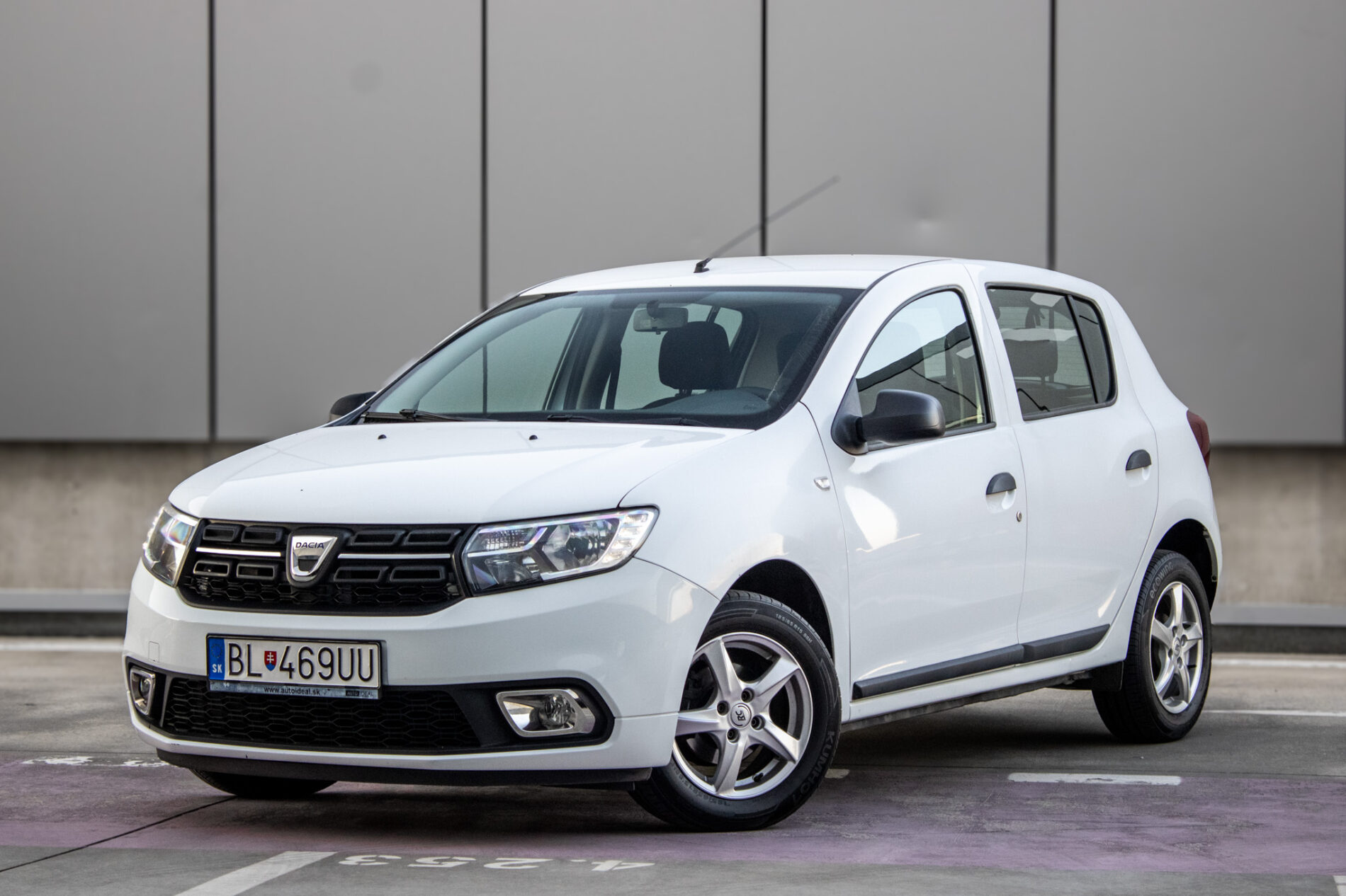 Dacia Sandero 1.0 SCe 54kW MT/5 2019 / AJ NA SPLÁTKY / PROTIÚČET