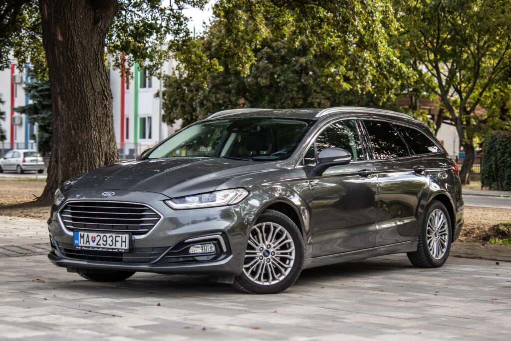 Ford Mondeo Combi 2.0 TDCi EcoBlue Titanium 110kW MT/6 2021 / AJ NA SPLÁTKY / PROTIÚČET