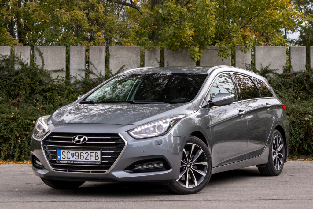 Hyundai i40 CW 1.7 CRDi / 140kW / A7 / ZÁRUKA / AJ NA SPLÁTKY / PROTIÚČET