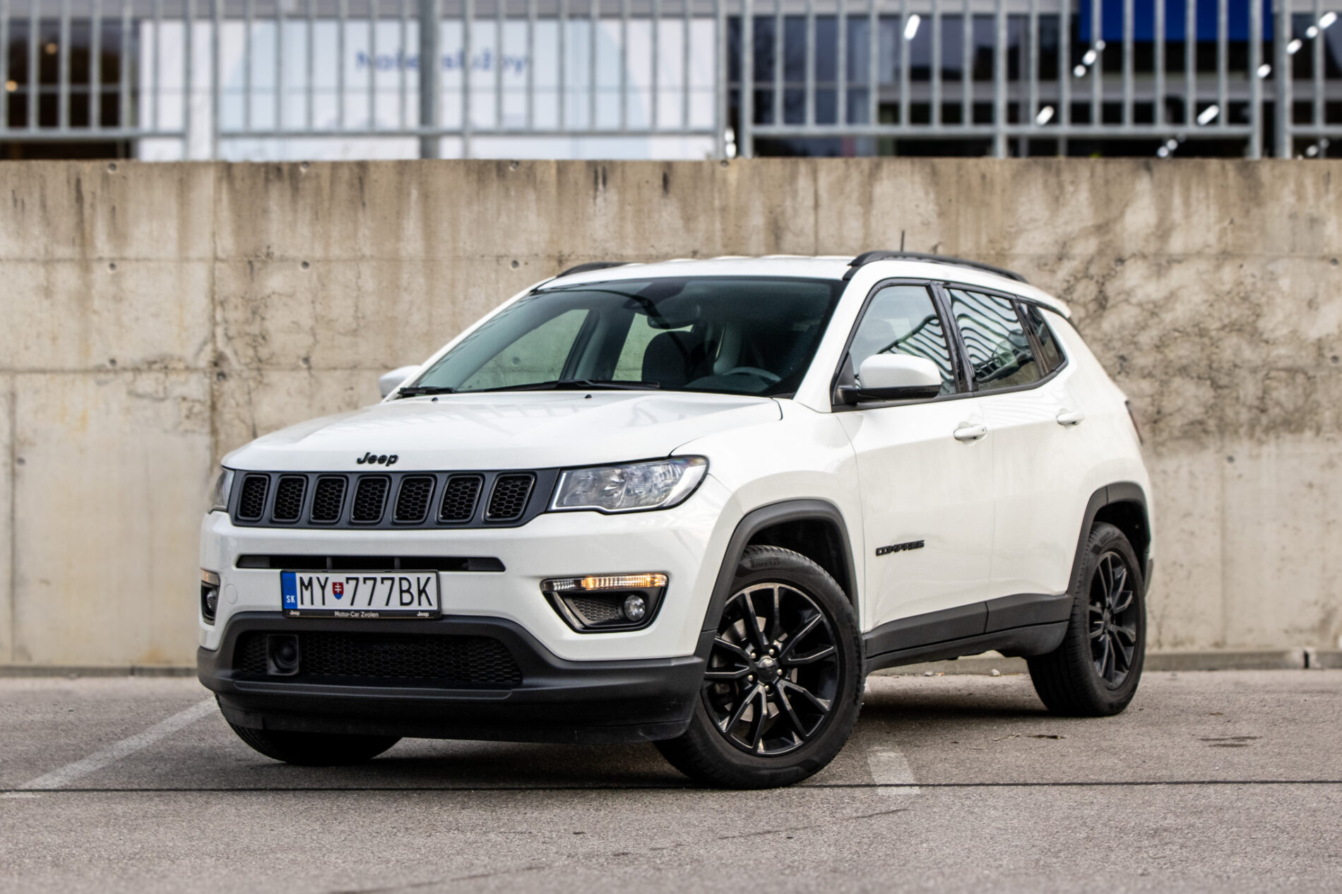 Jeep Compass 1.3 TURBO Night Eagle 96kW MT/6 2020 / AJ NA SPLÁTKY / PROTIÚČET
