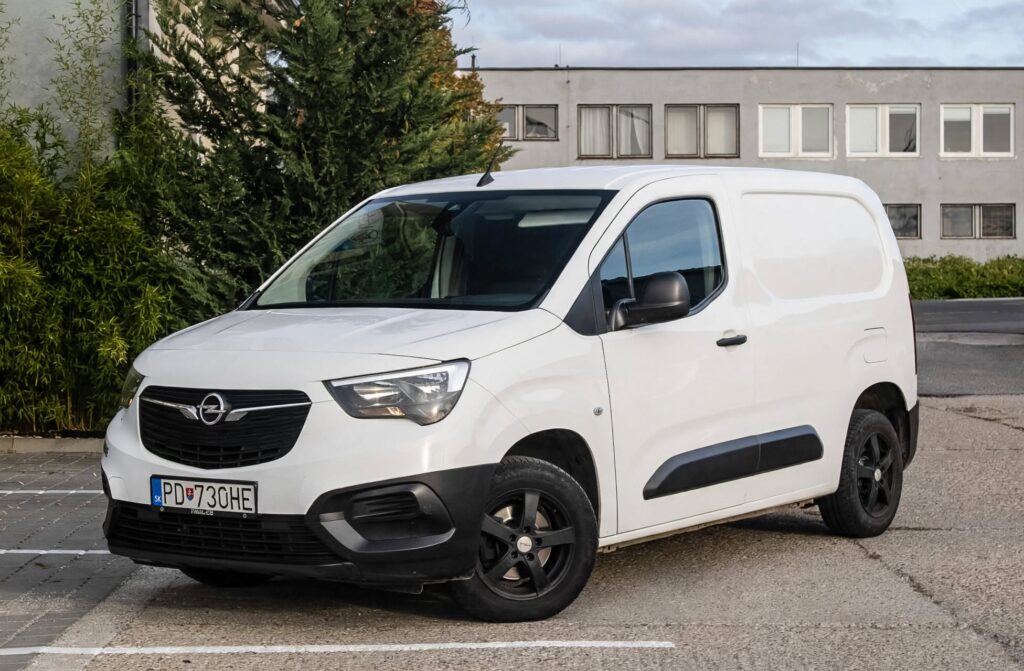 Opel Combo 1.2 Turbo 81kW MT/6 2022 / AJ NA SPLÁTKY / PROTIÚČET