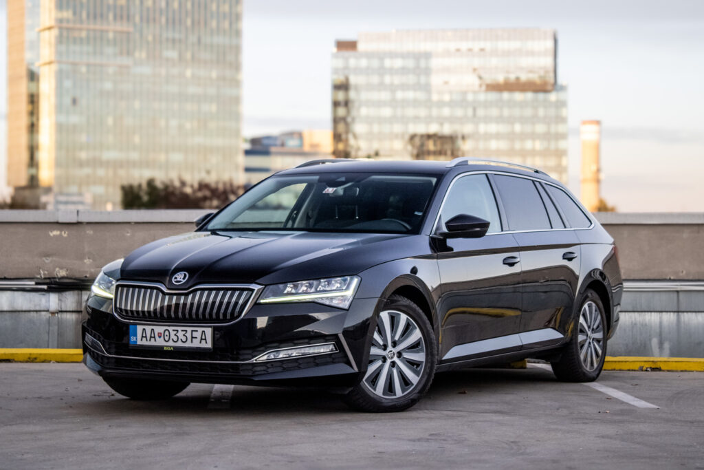 Škoda Superb Combi 1.4 TSI PHEV AT/6 115kW 2020 / AJ NA SPLÁTKY / PROTIÚČET
