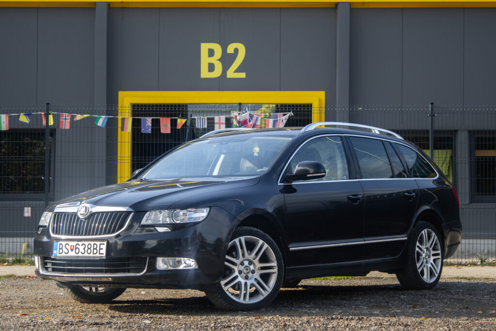 Škoda Superb Combi 2.0 TDI 4x4 Elegance DSG / 103kW / A6 / ZÁRUKA / AJ NA SPLÁTKY / PROTIÚČET