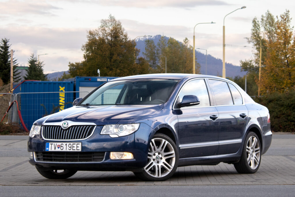 Škoda Superb 2.0 TDI 4×4 / 125kW / M6 / ZÁRUKA / AJ NA SPLÁTKY / PROTIÚČET