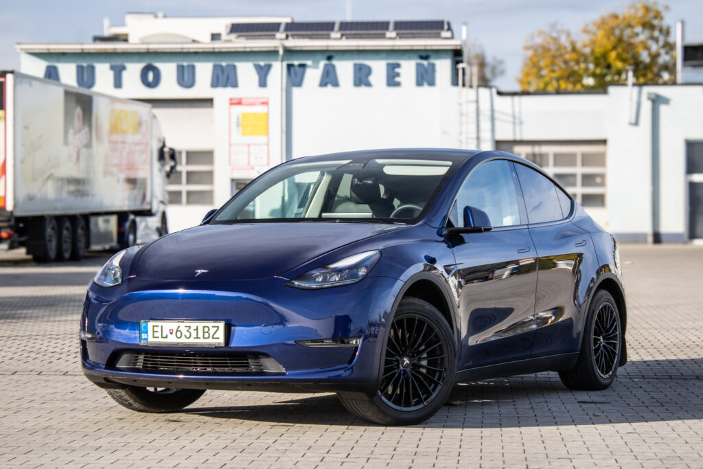 Tesla Model Y Long Range AWD 378kW 2023 / AJ NA SPLÁTKY / PROTIÚČET