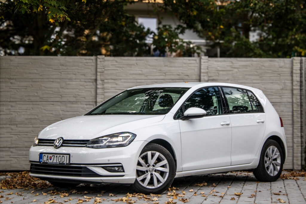 Volkswagen Golf 7 1.5 TSI BMT Highline 110kW MT/6 2017 / AJ NA SPLÁTKY / PROTIÚČET