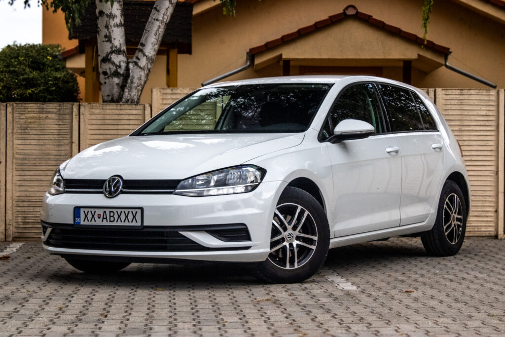 Volkswagen Golf 7 1.0 TSI 63kW MT/5 2018 / AJ NA SPLÁTKY / PROTIÚČET