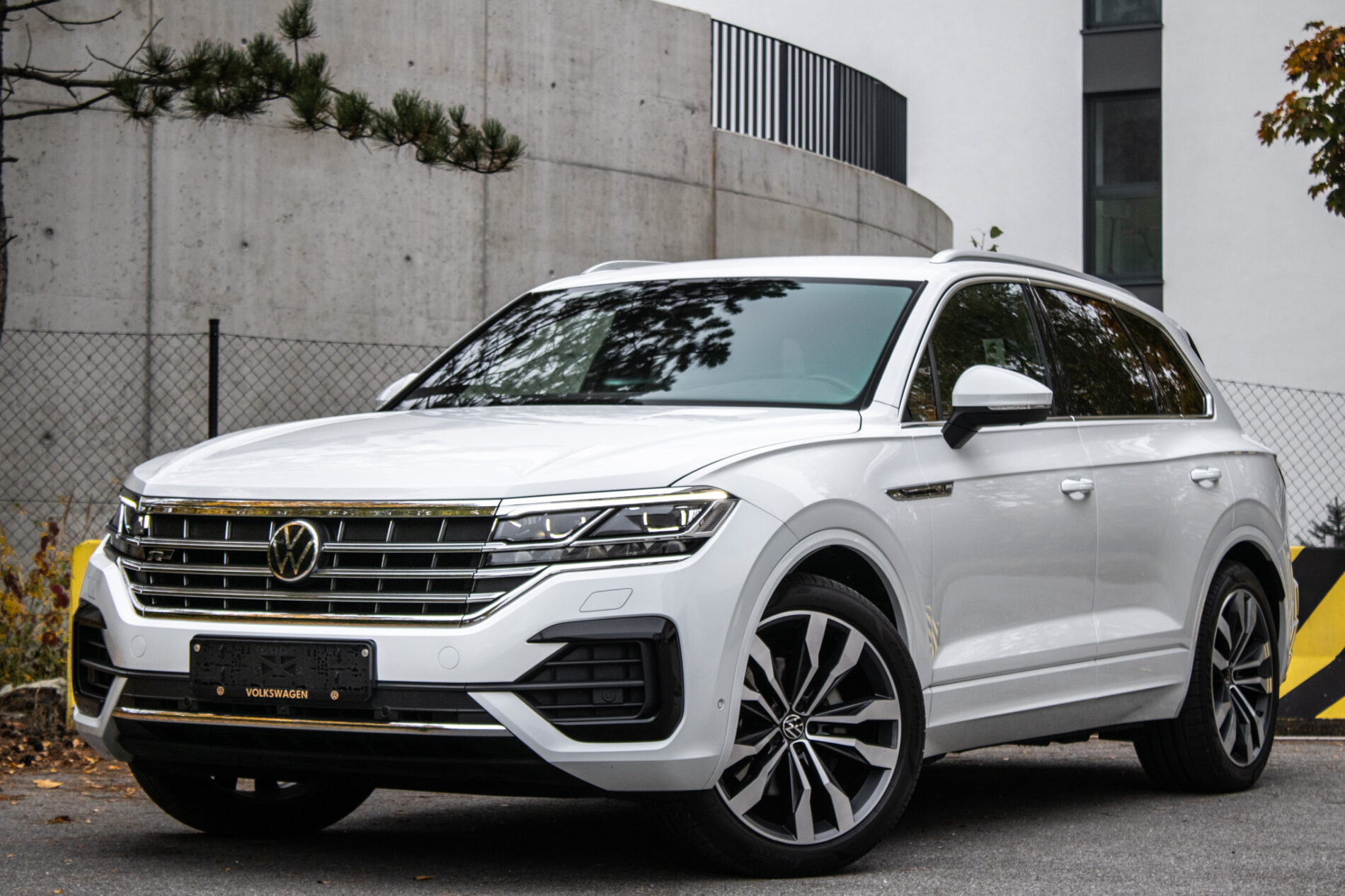 Volkswagen Touareg 3.0 TDI R-Line 210kW Tiptronic 2021 / AJ NA SPLÁTKY / PROTIÚČET
