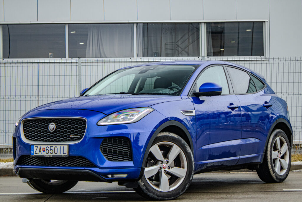 Jaguar E-Pace 2.0 R-Dynamic SE AWD A9 132kW / AJ NA SPLÁTKY / PROTIÚČET /